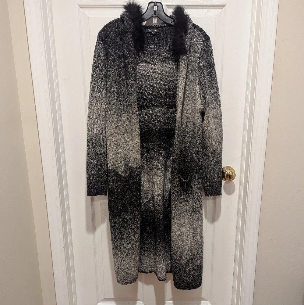 Sisters Size M/L Black & Grey Marbled‎ Knit Duster Cardigan With Faux Fur Collar